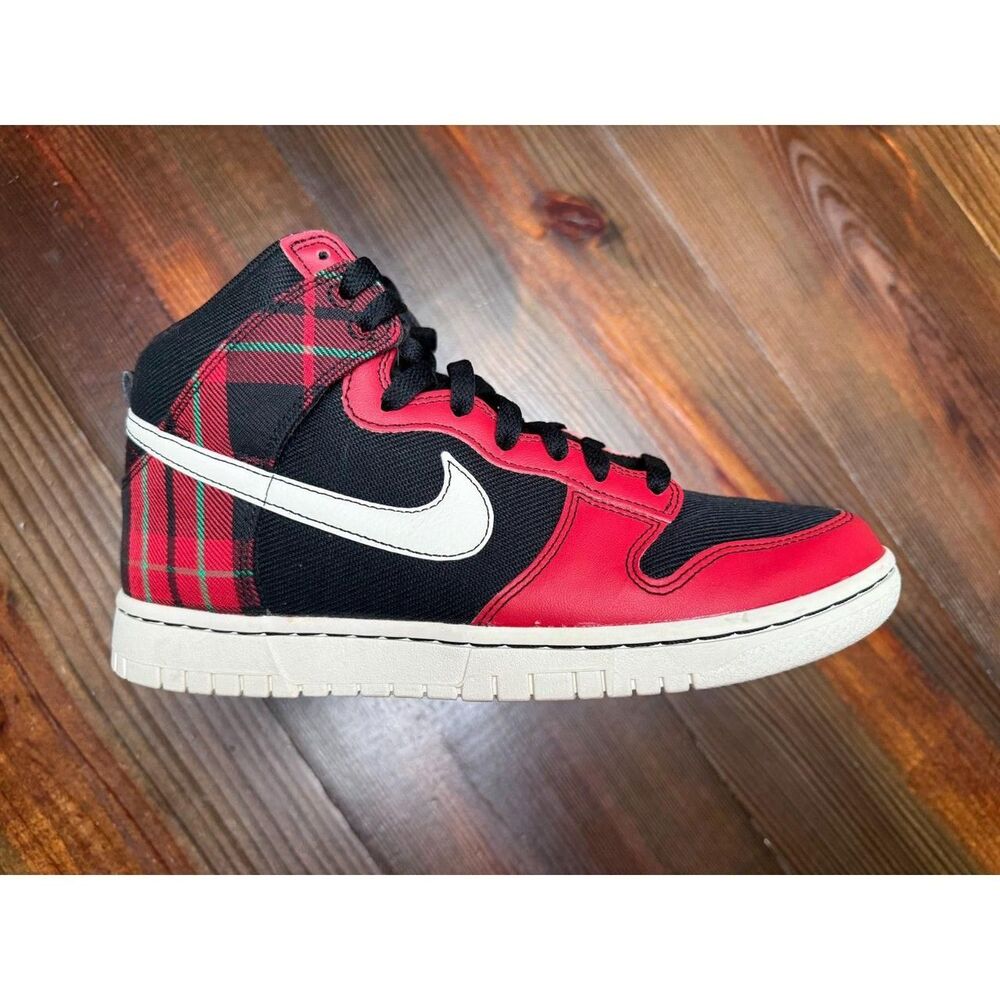 Nike Men's Red Trainers